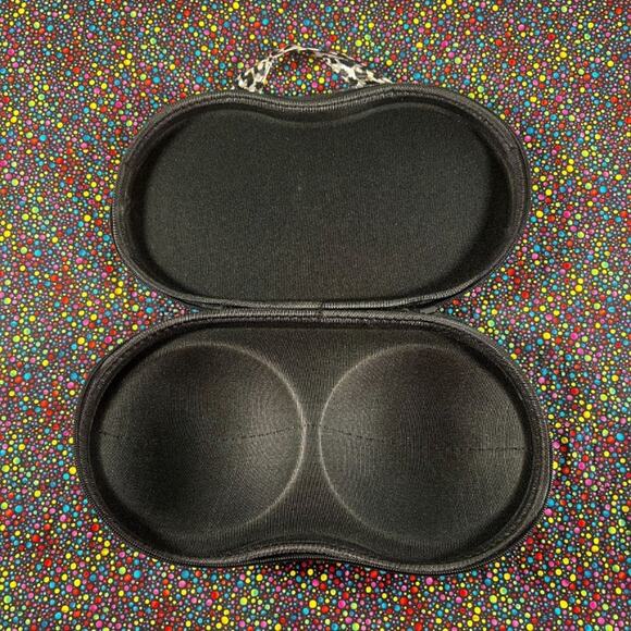 The Bra Bag Women Travel Molded Framed Leopard Print Ruffle Zip Around Case - Picture 3 of 4